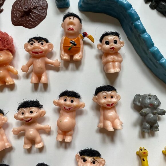 1965 Marx Troll Village Playset Pieces - LOTS of Figures! - Picture 5 of 9